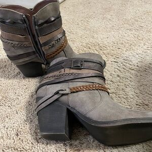 Jellypop Gray and Brown Ankle Boots with Straps